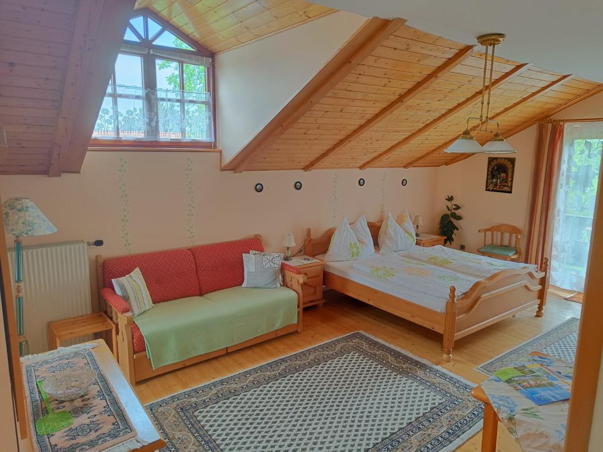 Haus Sundl - Privatzimmer Emmersdorf an der Donau Dış mekan fotoğraf