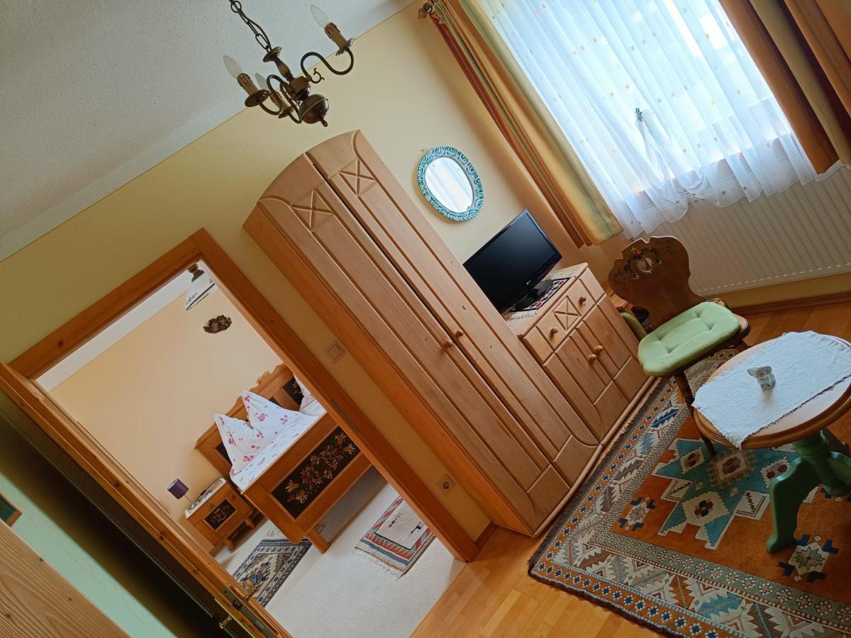 Haus Sundl - Privatzimmer Emmersdorf an der Donau Dış mekan fotoğraf