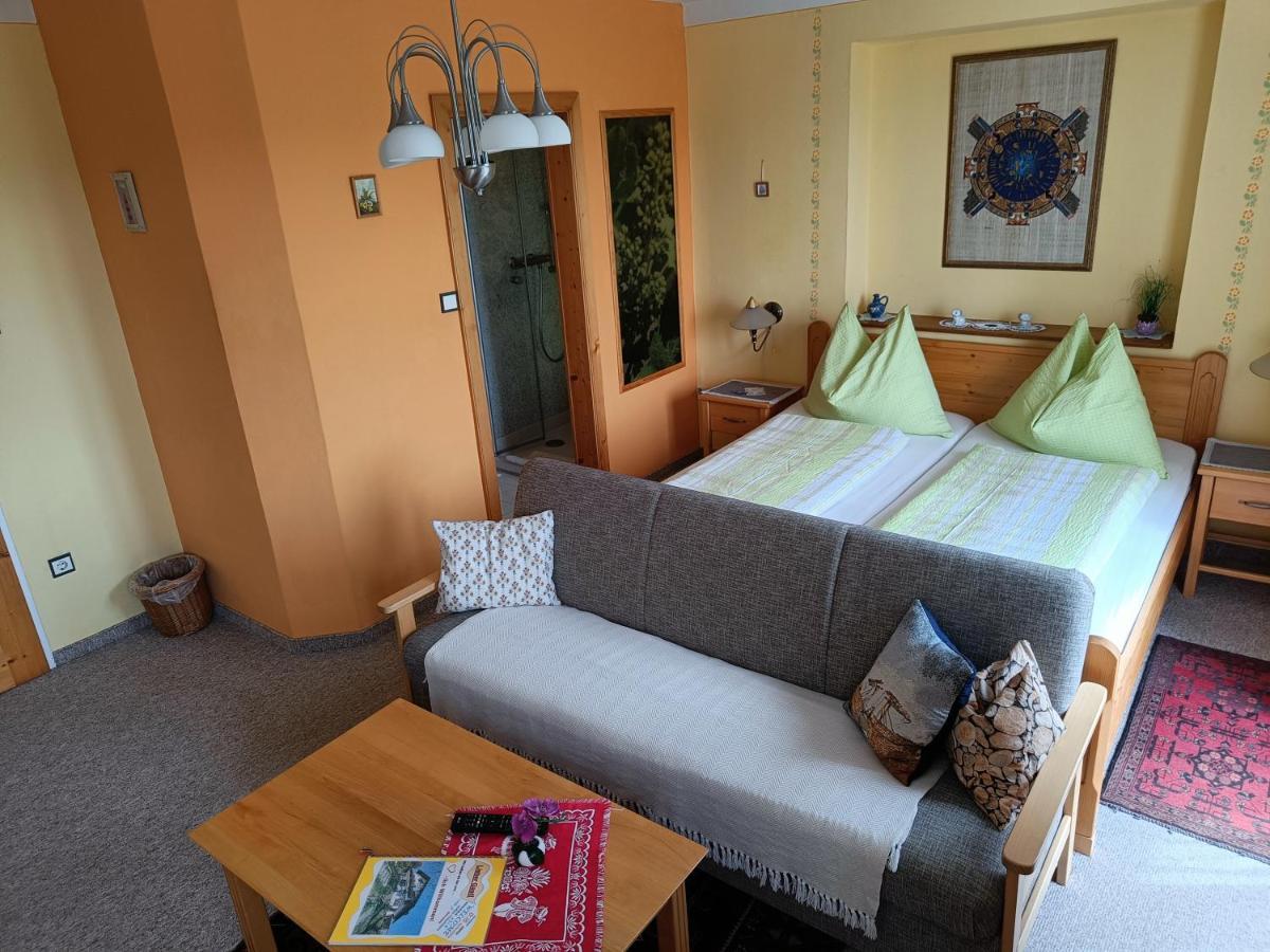 Haus Sundl - Privatzimmer Emmersdorf an der Donau Dış mekan fotoğraf