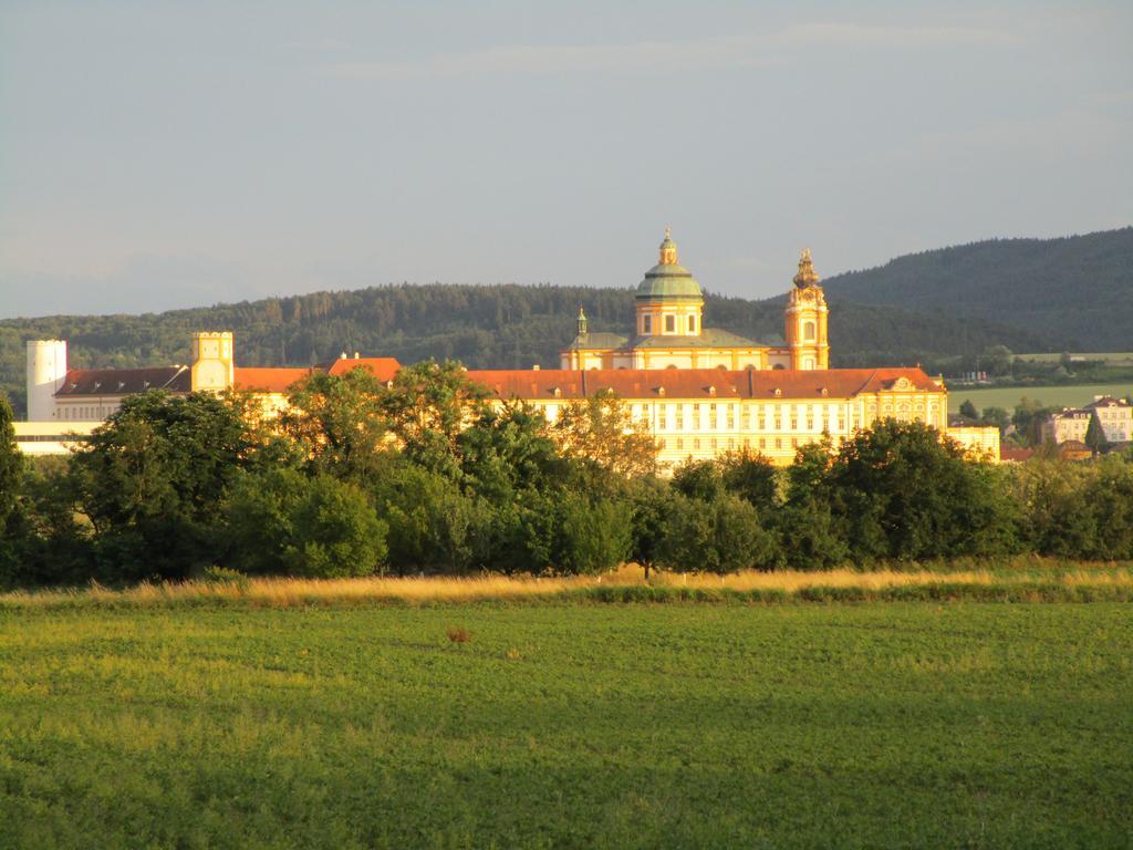 Haus Sundl - Privatzimmer Emmersdorf an der Donau Dış mekan fotoğraf
